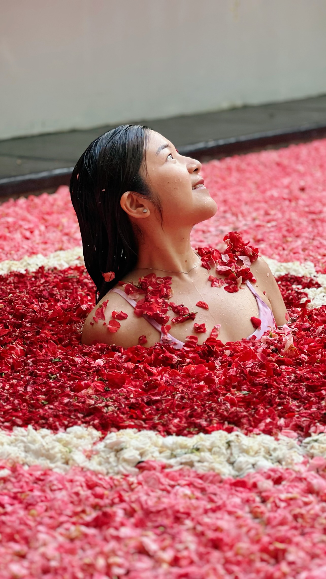Flower Pool Experience at hu’u Villas-influencer-1